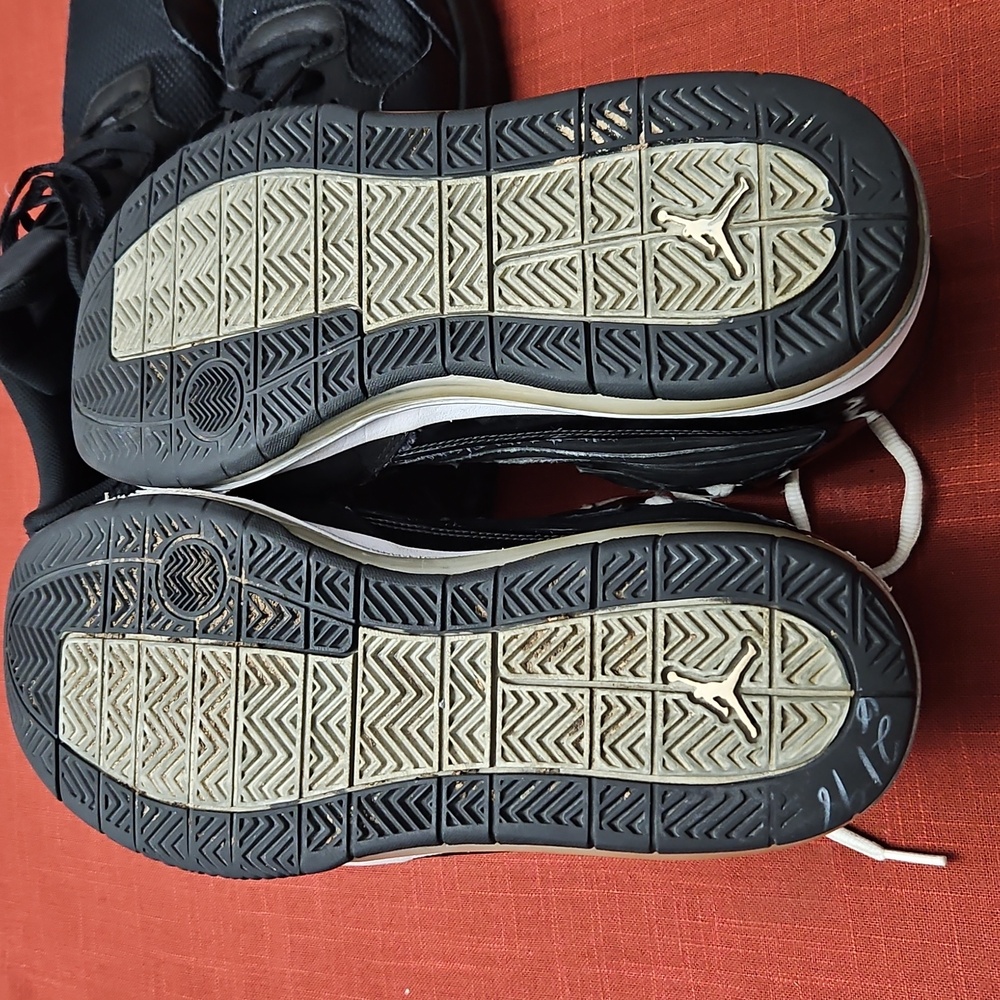 Nike Black And White Sneakers - image 8